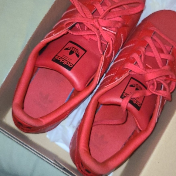 All red Adidas shell toes sneakers - Picture 6 of 7